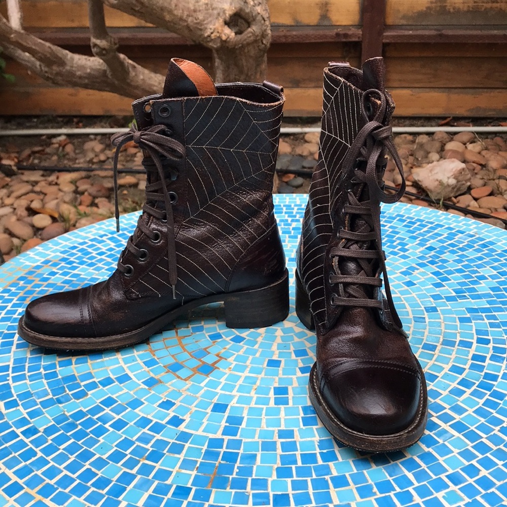 EARL JEAN Leather Combat Boots. 6 NWOT 🕸️❤︎ - Picture 5 of 11